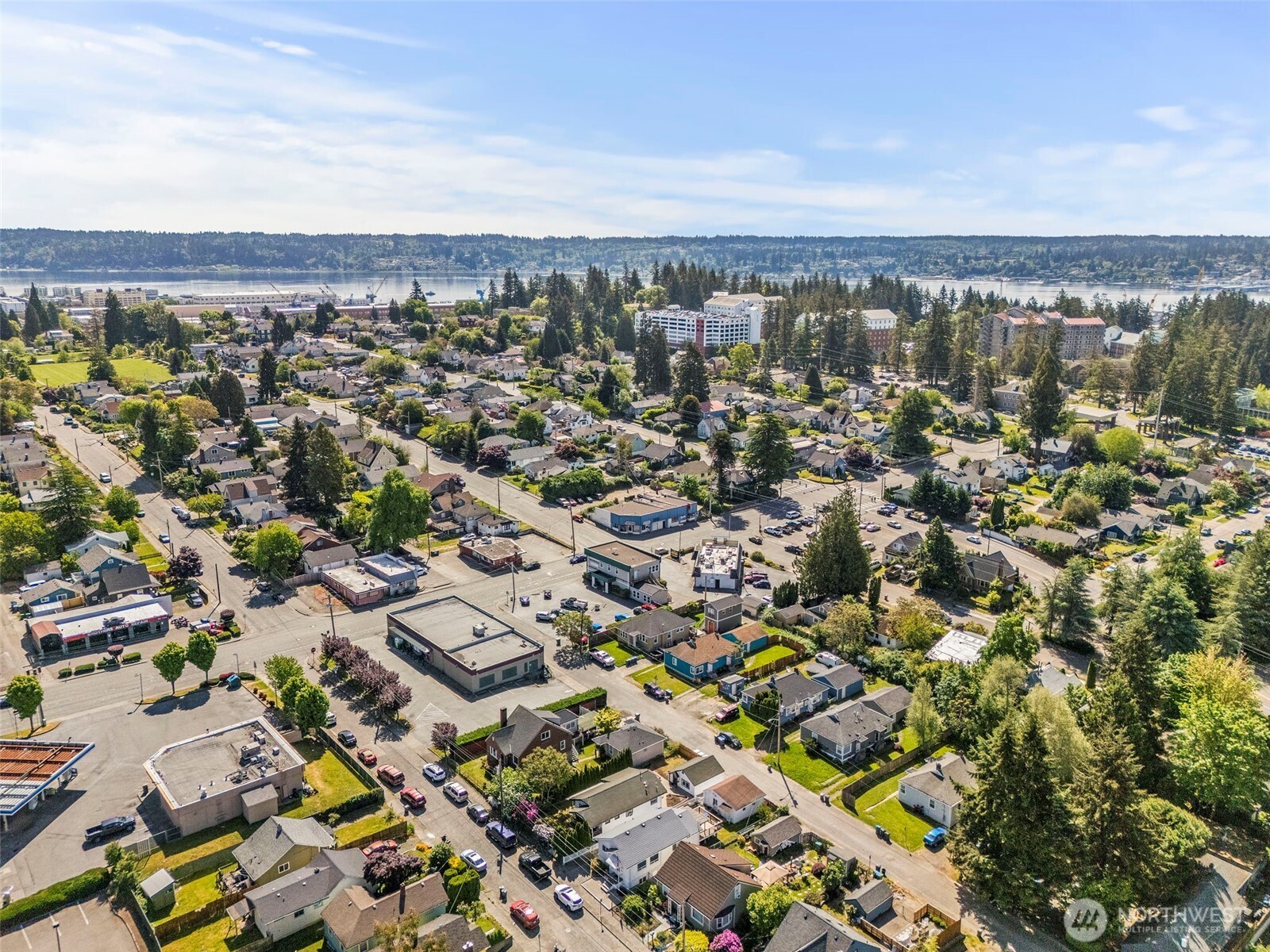 2121 5th Street Bremerton, WA 98312 - Photo 31 of 32 an aerial view of multiple house