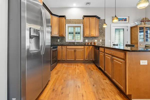 $780,000 | 85 Limerick Lane, Unit A & B, Arlington, VT 05250