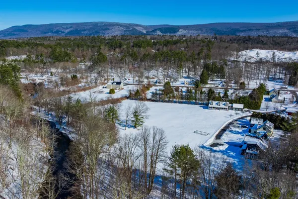 $780,000 | 85 Limerick Lane, Unit A & B, Arlington, VT 05250