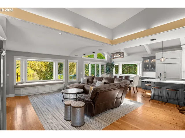 $1,625,000 | 14089 Northeast River Vista Lane, Aurora, OR 97002