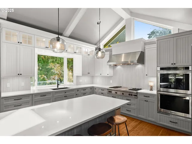 $1,625,000 | 14089 Northeast River Vista Lane, Aurora, OR 97002