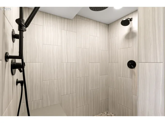 $1,625,000 | 14089 Northeast River Vista Lane, Aurora, OR 97002