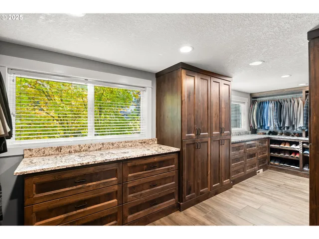 $1,625,000 | 14089 Northeast River Vista Lane, Aurora, OR 97002