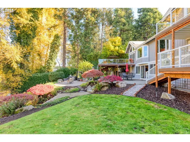 $1,625,000 | 14089 Northeast River Vista Lane, Aurora, OR 97002