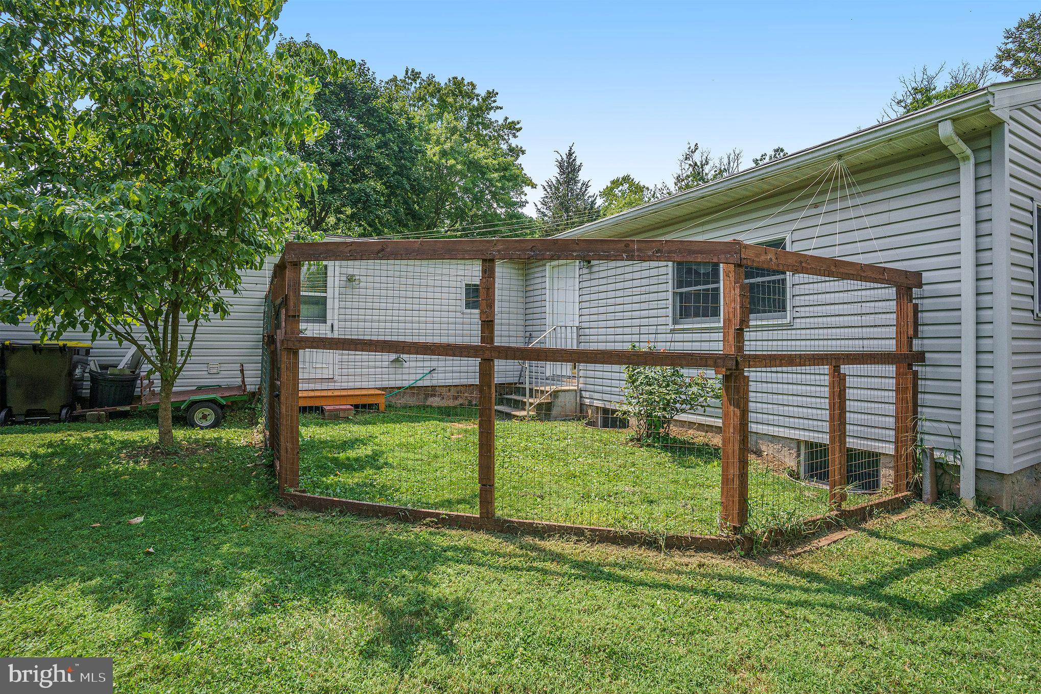 44 Brownback Road Royersford, PA 19468 - Photo 38 of 46 Enclosure for small pets with inside access