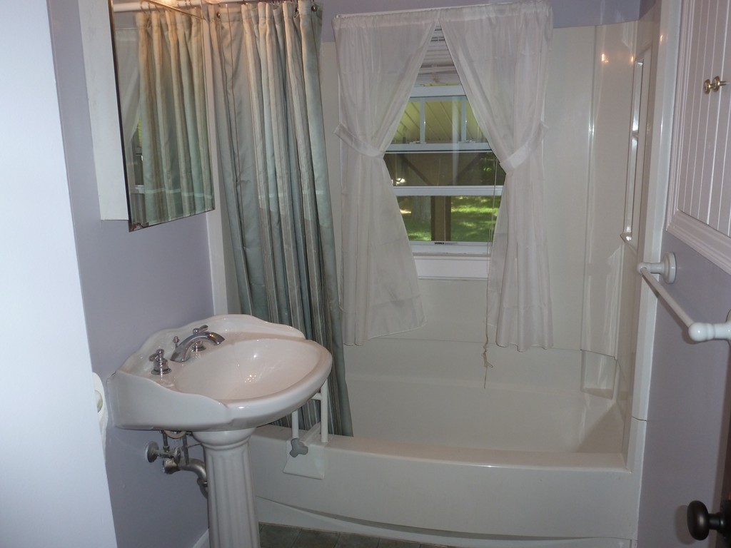 74 Harrington Road Chicopee, MA 01020 - Photo 17 of 19 Gallery Image 17