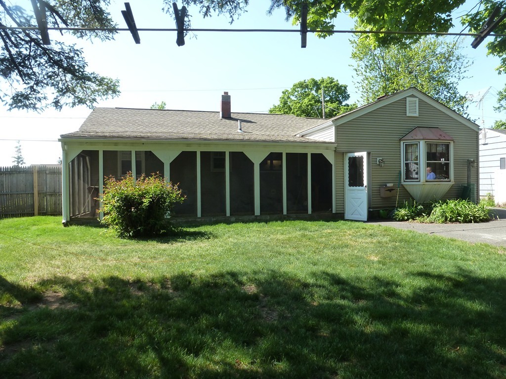 74 Harrington Road Chicopee, MA 01020 - Photo 2 of 19 Gallery Image 2