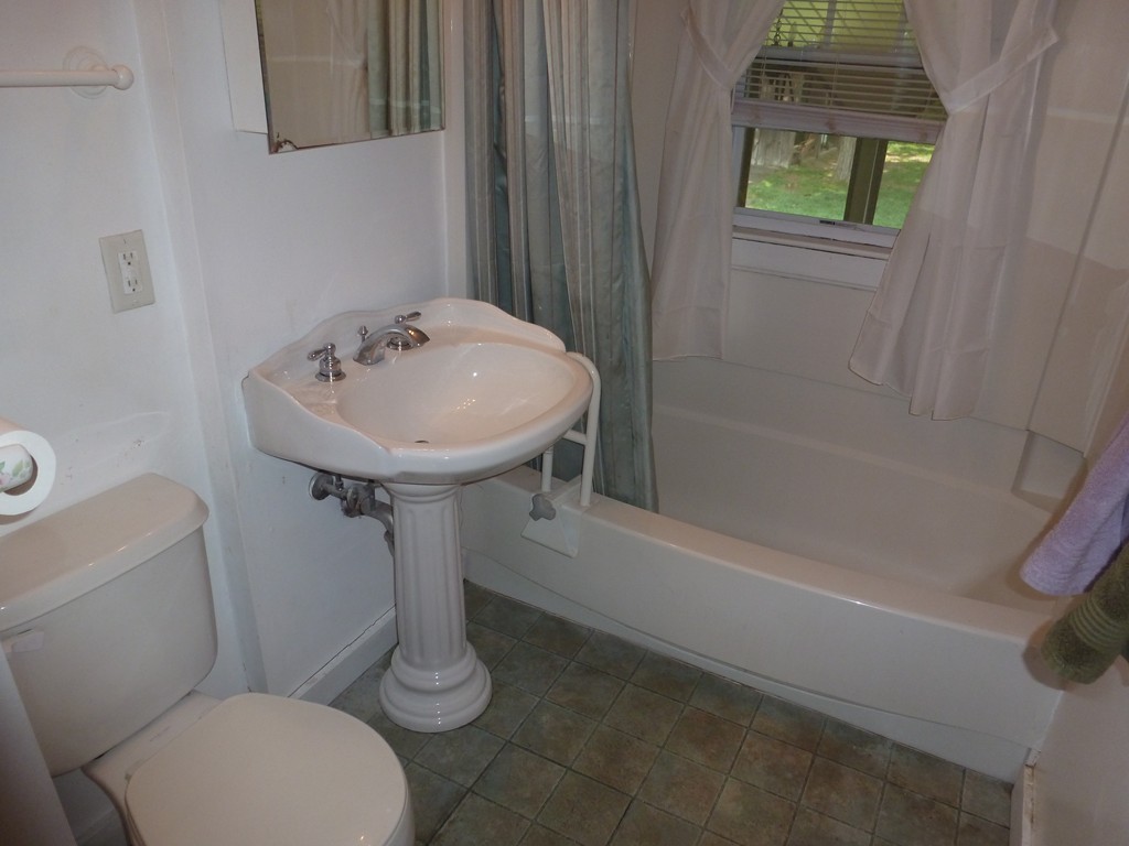 74 Harrington Road Chicopee, MA 01020 - Photo 9 of 19 Gallery Image 9