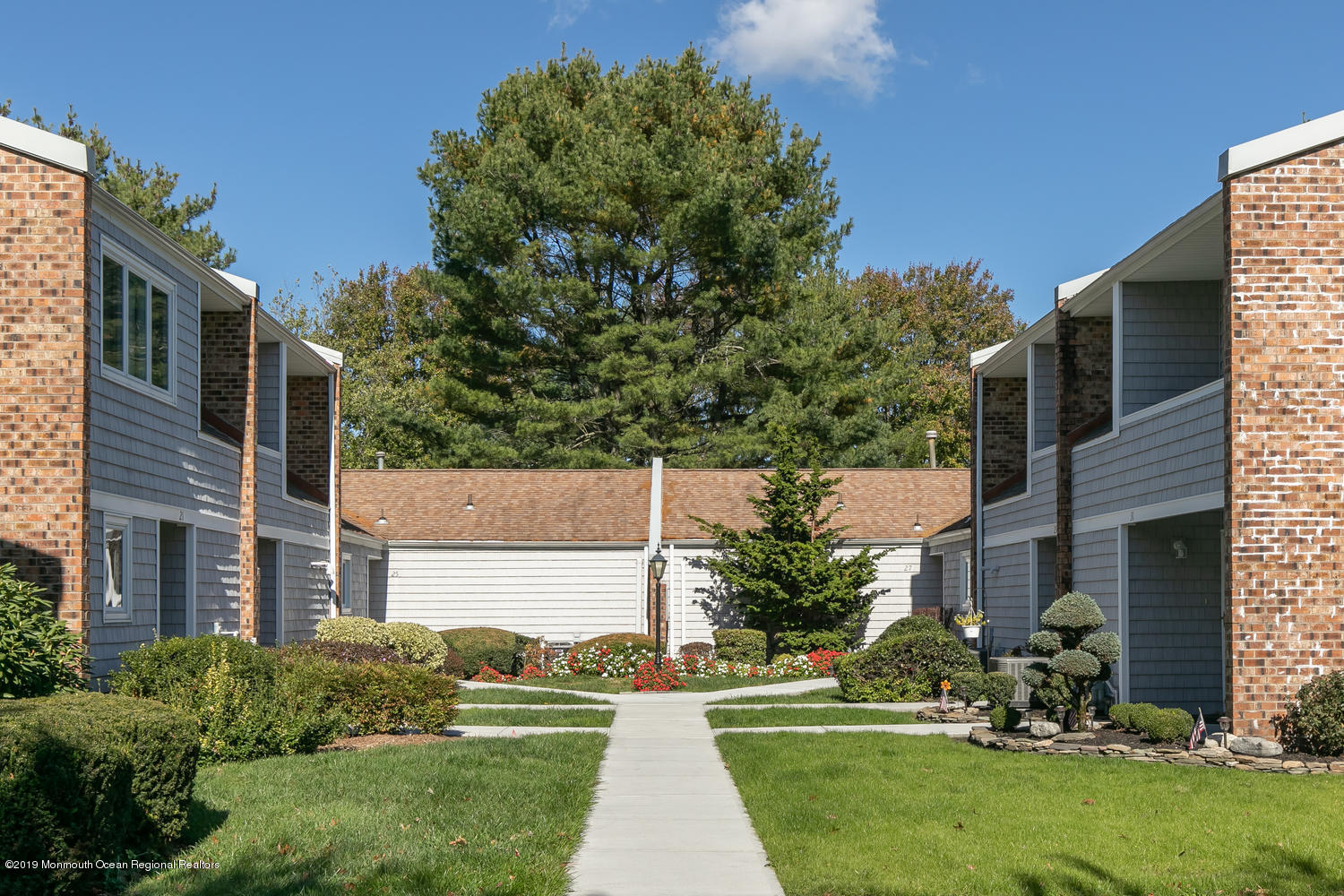 25 Locust Way Spring Lake Heights, NJ 07762 - Photo 1 of 22 Courtyard