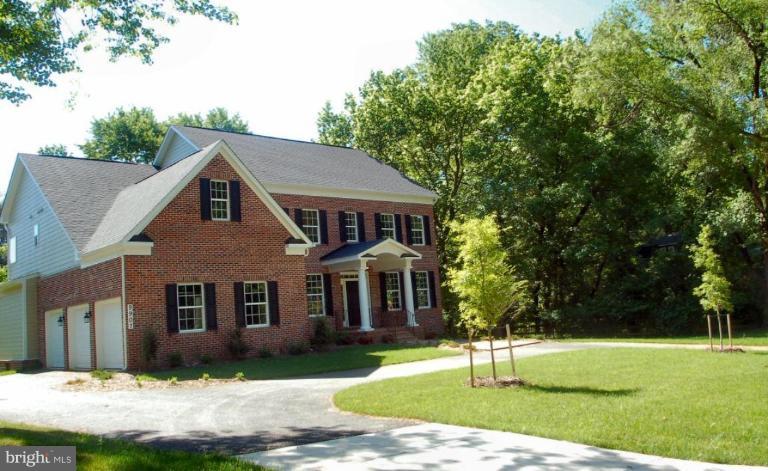 9907 Carter Road Bethesda, MD 20817 - Photo 23 of 30 Side loading 3 car garage!