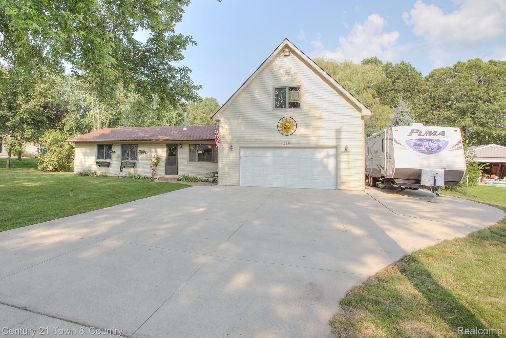 3356 Center Road Highland, MI 48357 - Photo 3 of 37 3.jpg