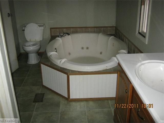 4647 Poplar Ridge Road Trinity, NC 27370 - Photo 5 of 5 Master Bath/Spa.