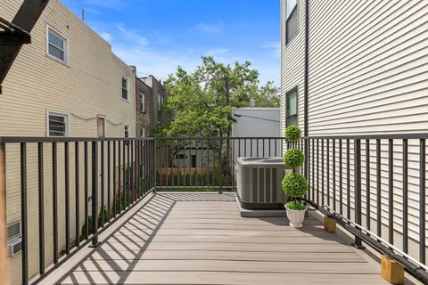 $600,000 | 161 A New York Avenue, Unit B, Jersey City, NJ 07307