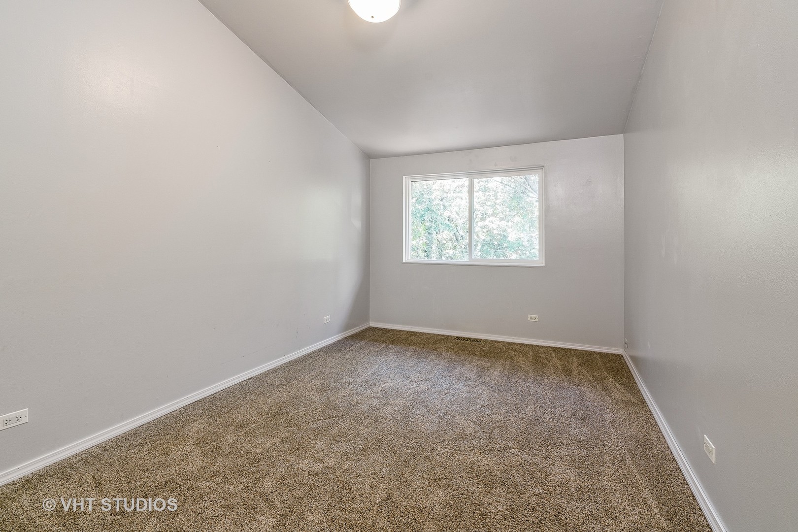 731 Hibbard Road Wilmette, IL 60091 - Photo 11 of 18 an empty room with windows