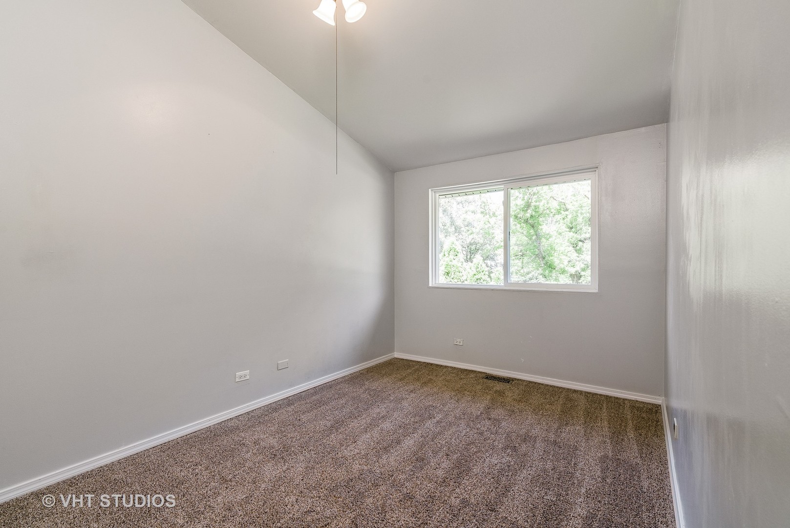 731 Hibbard Road Wilmette, IL 60091 - Photo 13 of 18 an empty room with a window