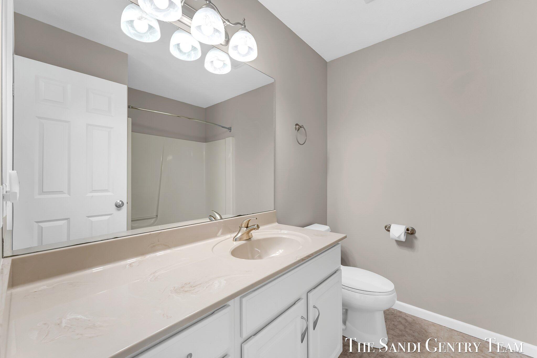 128 Stone Gate Court Spring Lake, MI 49456 - Photo 29 of 54 23-AIV00011