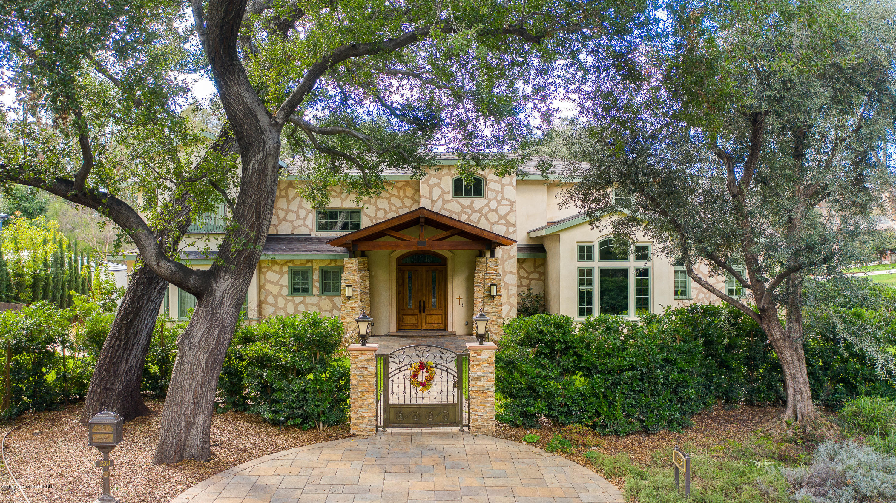 333 South San Rafael Avenue Pasadena, CA 91105 - Photo 4 of 55 egpimaging_333SouthSanRafael_053_MLS