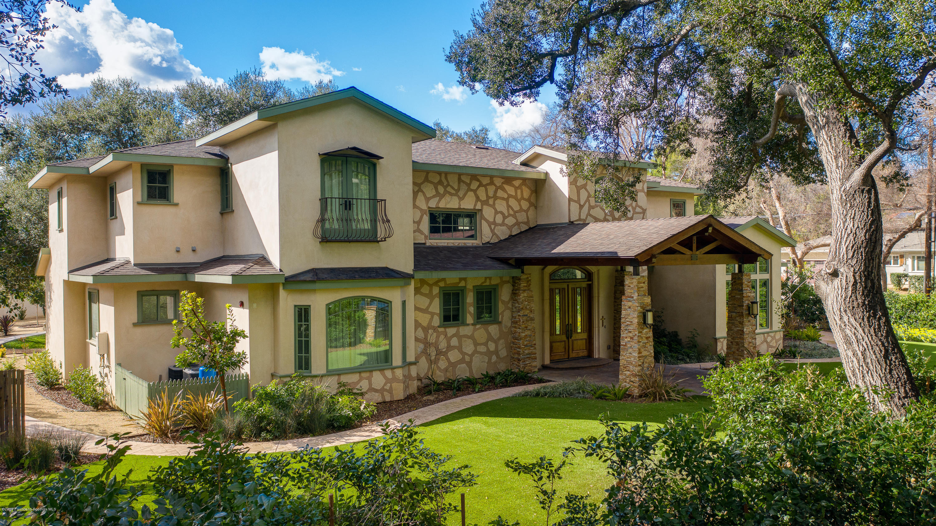 333 South San Rafael Avenue Pasadena, CA 91105 - Photo 5 of 55 egpimaging_333SouthSanRafael_069_MLS