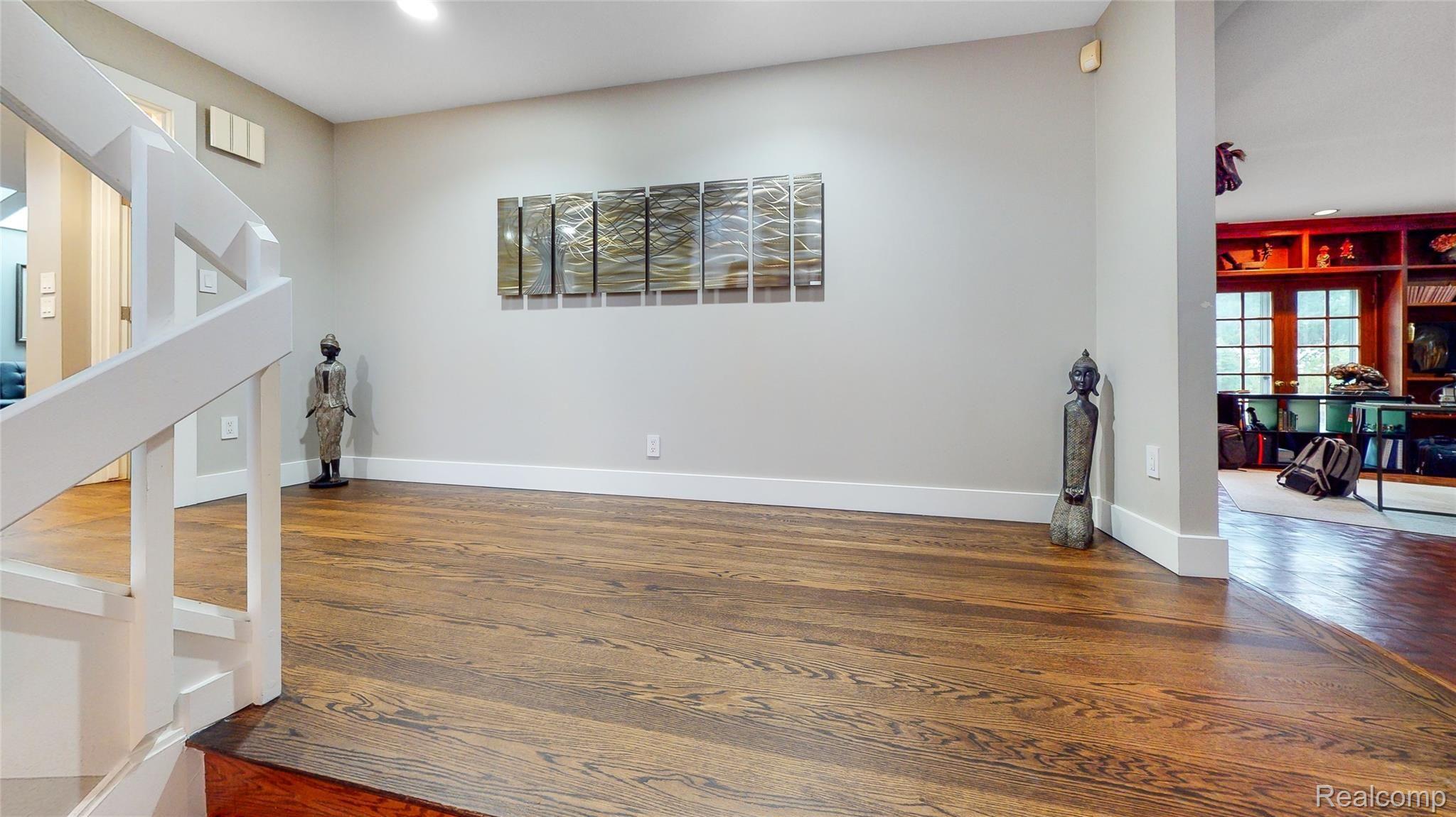 475 Goodhue Road Bloomfield Hills, MI 48304 - Photo 7 of 84 Welcome-To-475-Goodhue-Court-06-Foyer.jpg