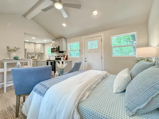 $2,000 | 37082 Nason Road, Carmel Valley, CA 93924