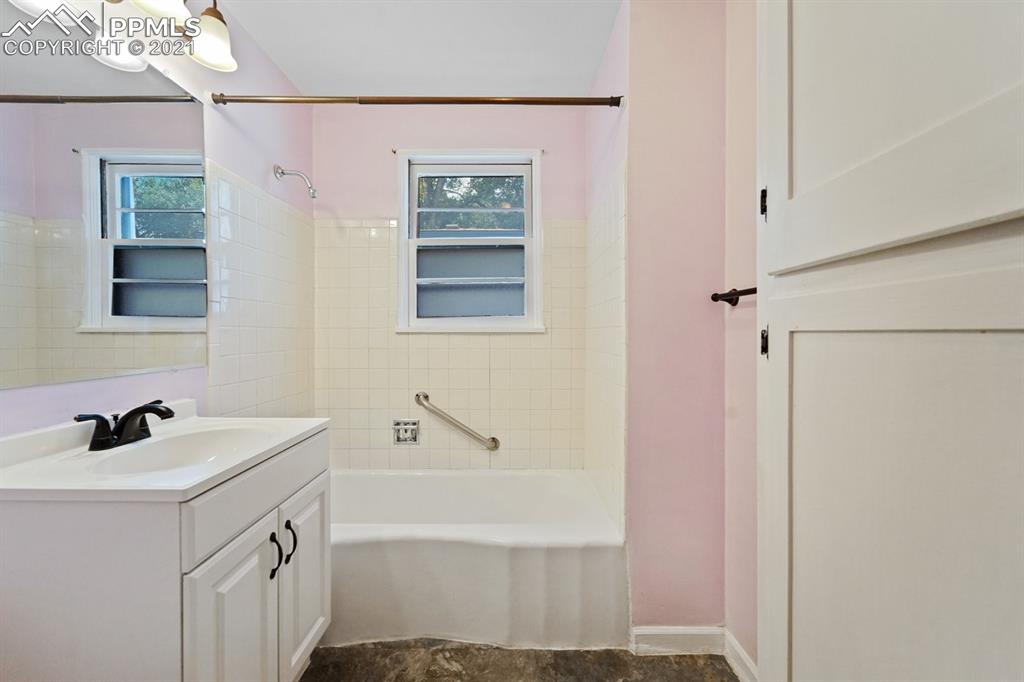 619 Sunset Road Colorado Springs, CO 80909 - Photo 15 of 20
