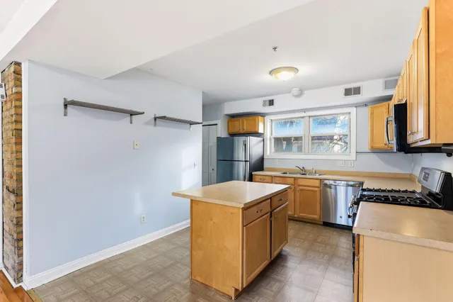 $164,000 | 2827 North Bryant Avenue, Unit 4, Minneapolis, MN 55411