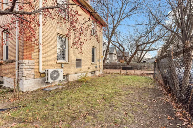 $164,000 | 2827 North Bryant Avenue, Unit 4, Minneapolis, MN 55411