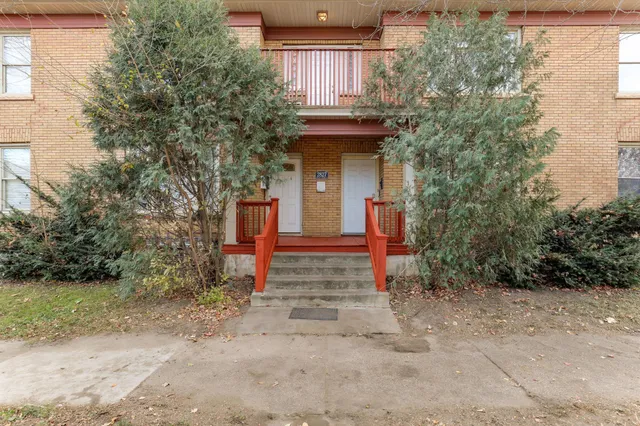 $164,000 | 2827 North Bryant Avenue, Unit 4, Minneapolis, MN 55411