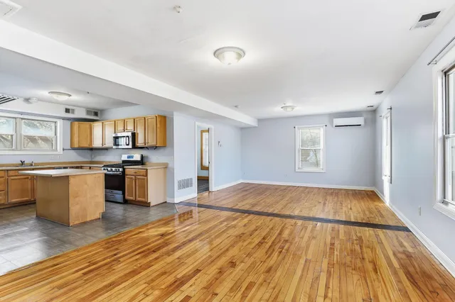 $164,000 | 2827 North Bryant Avenue, Unit 4, Minneapolis, MN 55411