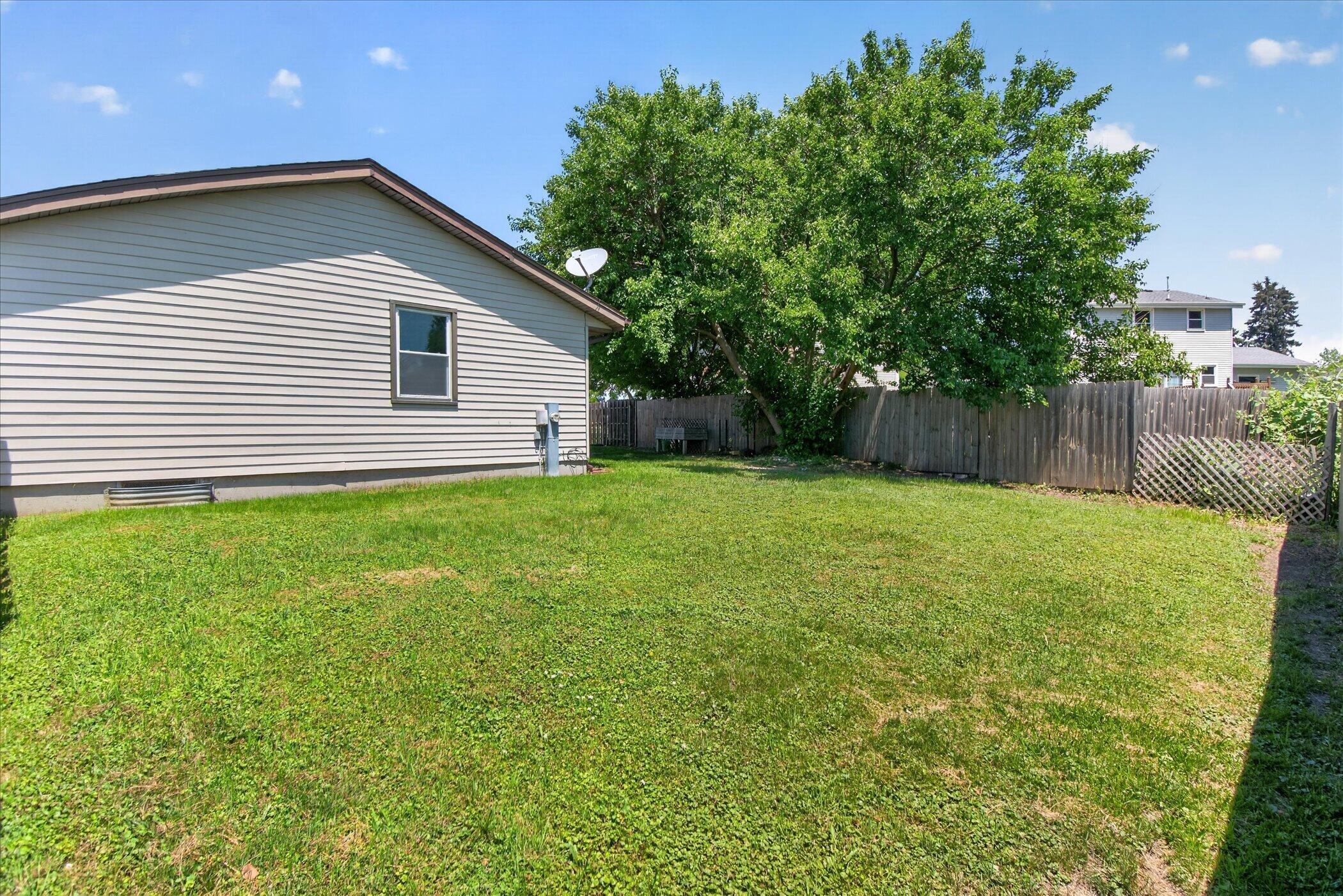 1447 Warwick Way Mount Pleasant, WI 53406 - Photo 34 of 41 37-1447-Warwick-Wy-WindowStill