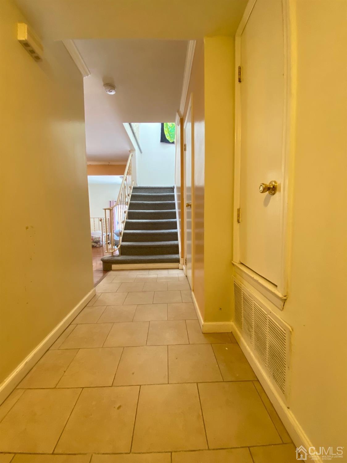 9 Redbud Road Piscataway, NJ 08854 - Photo 3 of 14 Entrance