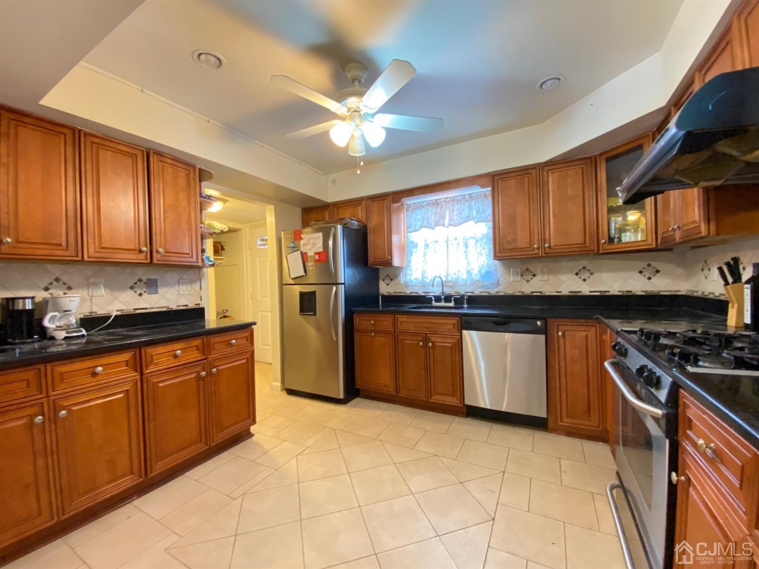 9 Redbud Road Piscataway, NJ 08854 - Photo 5 of 14 Kitchen1