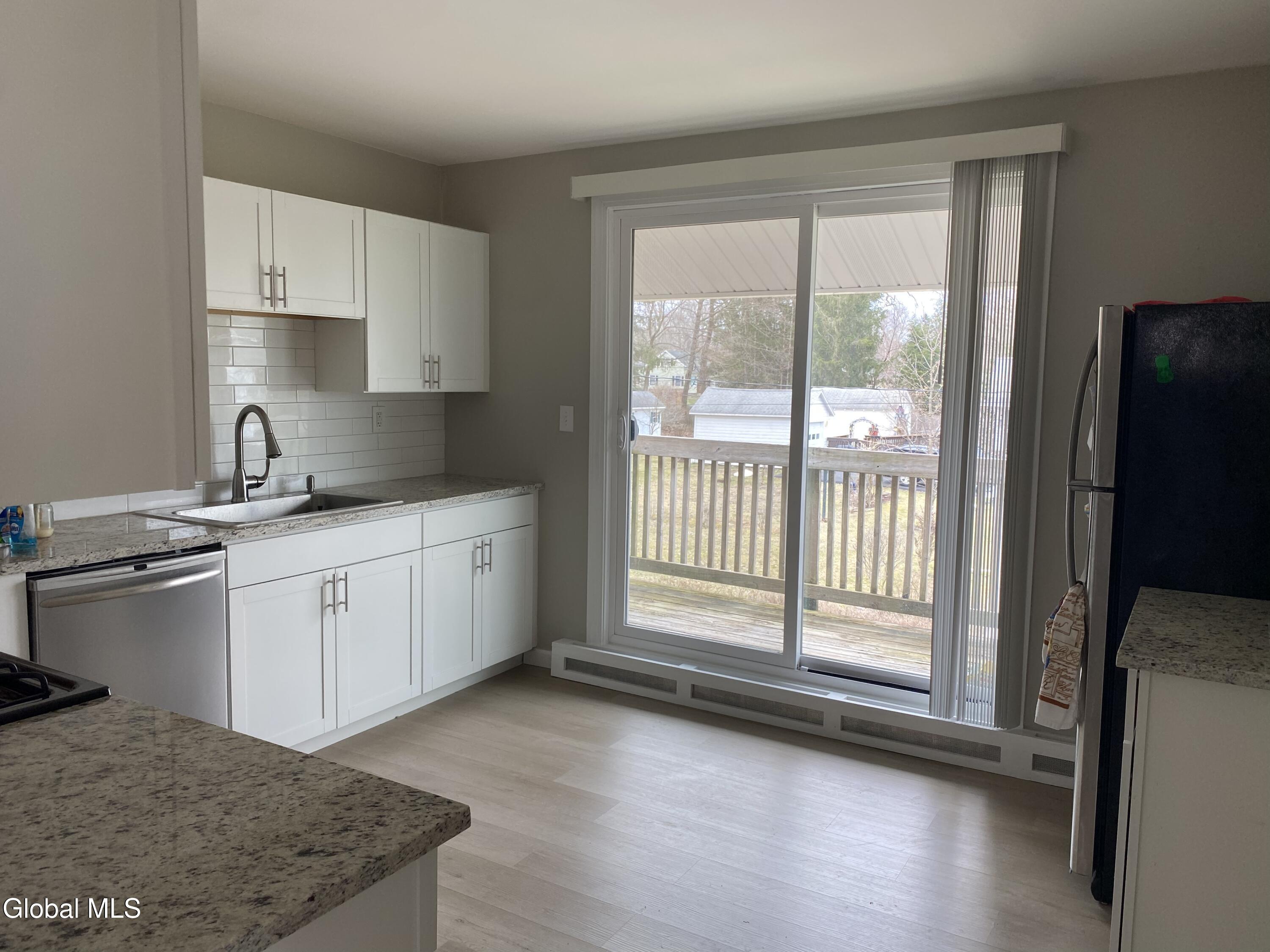 235 Washington Avenue, Unit 2 Scotia, NY 12302 - Photo 3 of 8 image4