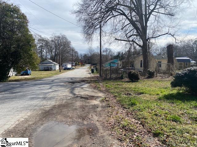 207 Summeral Street Clinton, SC 29325 - Photo 5 of 20