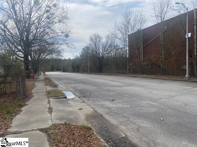 207 Summeral Street Clinton, SC 29325 - Photo 7 of 20