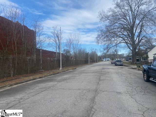 207 Summeral Street Clinton, SC 29325 - Photo 8 of 20