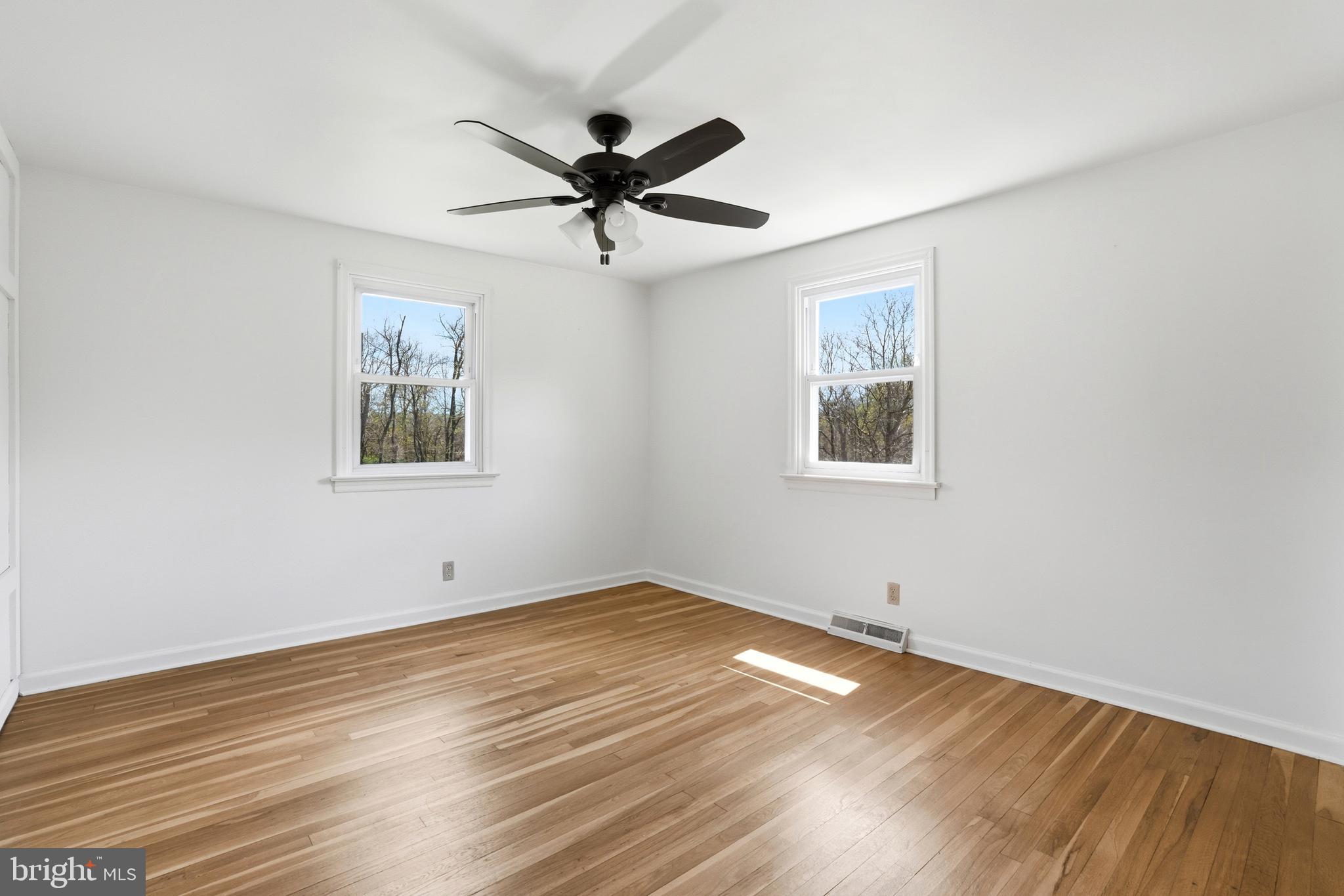 238 Kemp Road Barto, PA 19504 - Photo 17 of 72 First floor bedroom