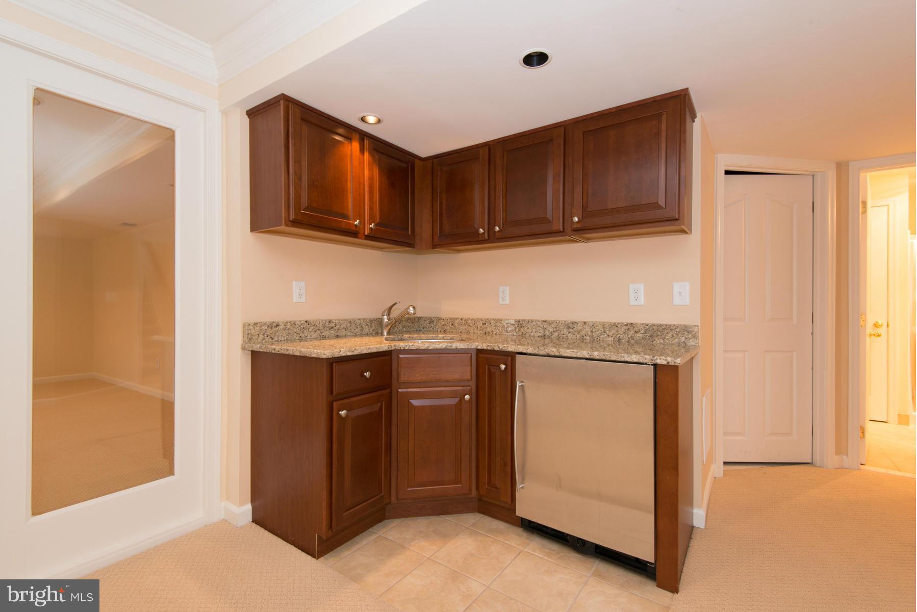 8225 Michaels Ridge Ellicott City, MD 21043 - Photo 26 of 30 Wet Bar