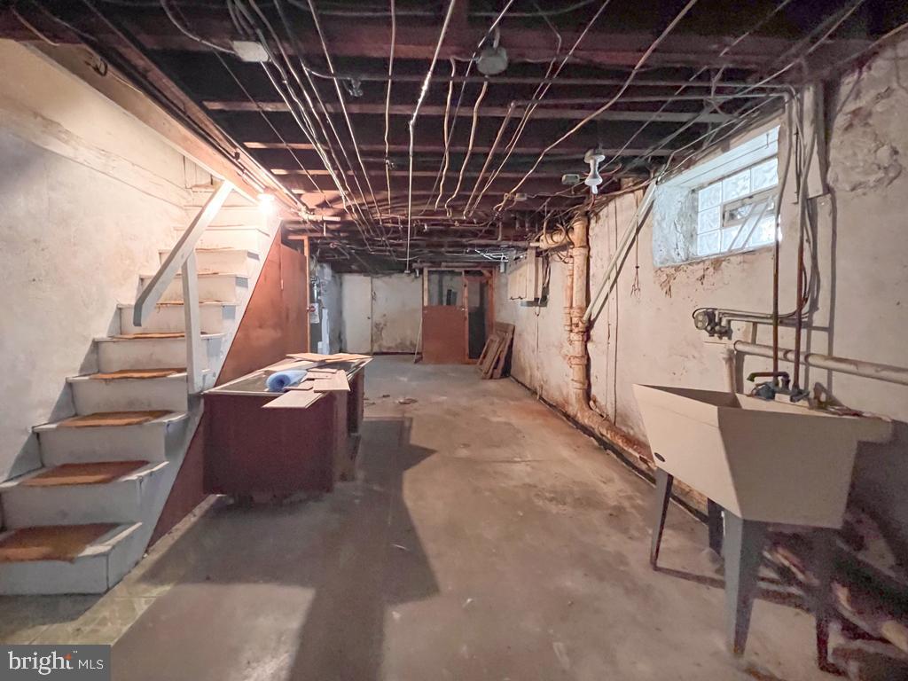 1118 Bleigh Avenue Philadelphia, PA 19111 - Photo 32 of 36 Basement