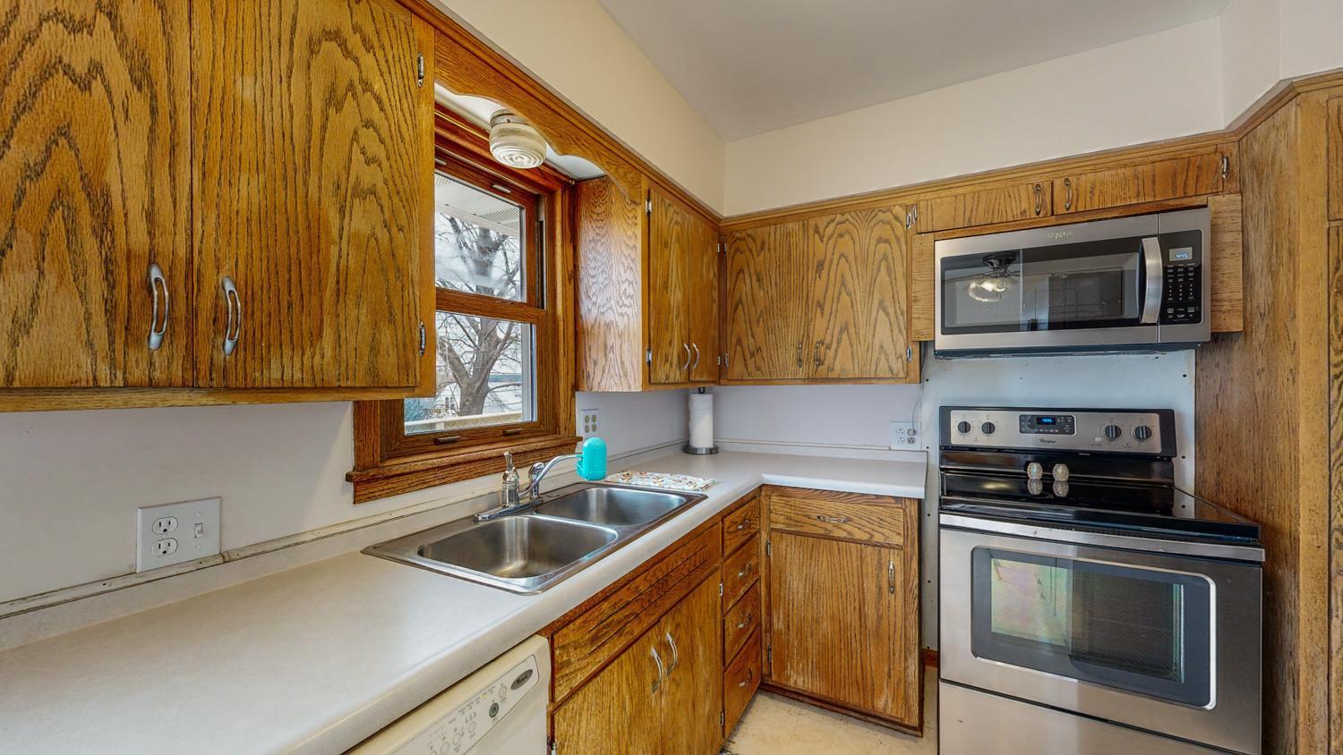 1806 16 1/2 Street Northwest Rochester, MN 55901 - Photo 7 of 41 Gallery Image 7