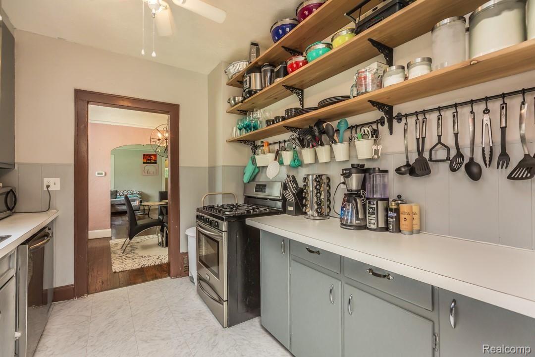 3179 Martell Street Rochester, MI 48309 - Photo 9 of 26 AB6A9828.jpg