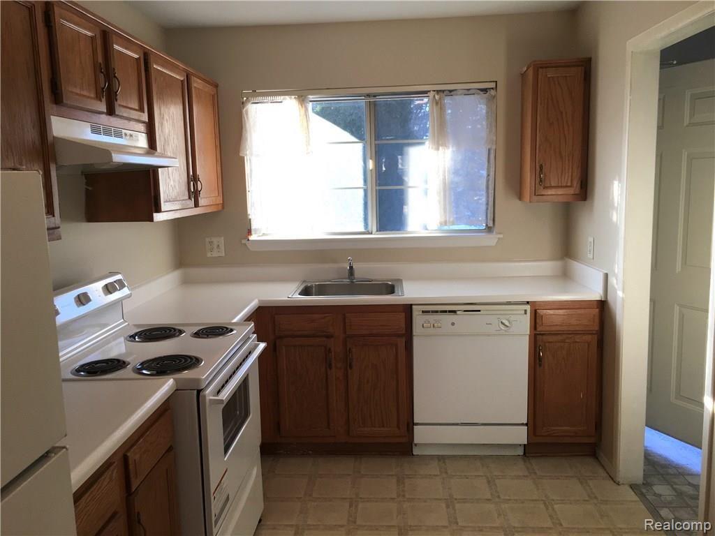 32272 West 12 Mile Road, Unit 29 Farmington, MI 48334 - Photo 8 of 13