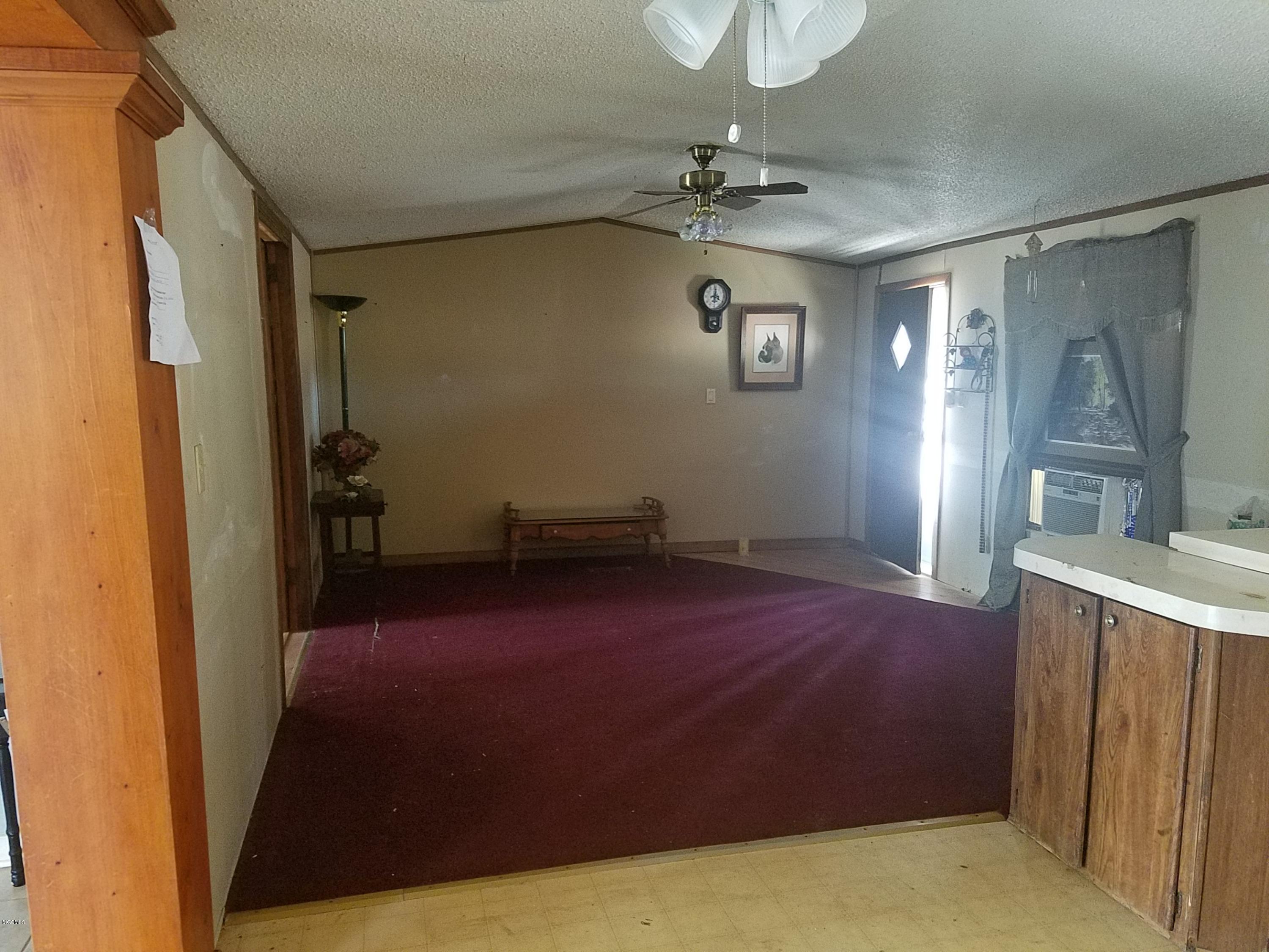 20308 Fox Ridge Drive Saucier, MS 39574 - Photo 4 of 24 Living Room