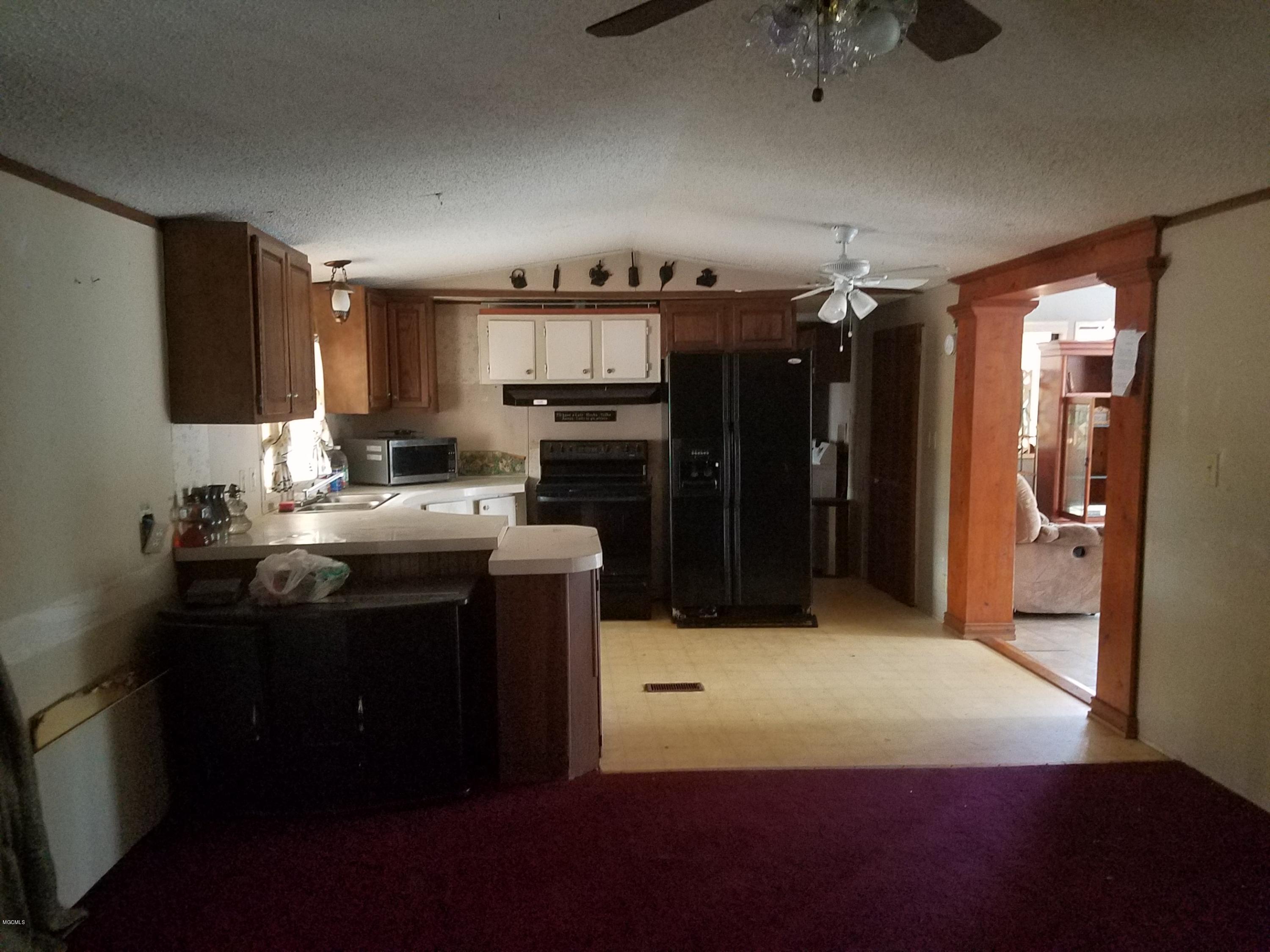 20308 Fox Ridge Drive Saucier, MS 39574 - Photo 5 of 24 Living Room