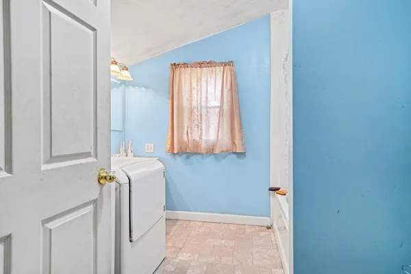 $279,900 | 3547 Carlton Avenue Northeast, Grand Rapids, MI 49525