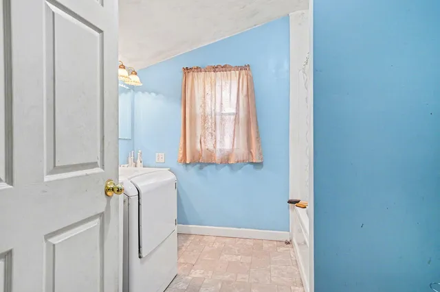 $279,900 | 3547 Carlton Avenue Northeast, Grand Rapids, MI 49525