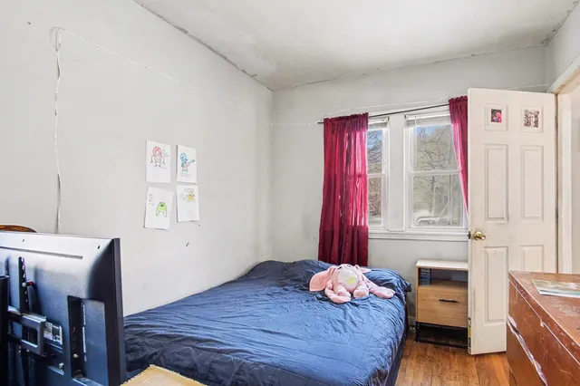 $279,900 | 3547 Carlton Avenue Northeast, Grand Rapids, MI 49525