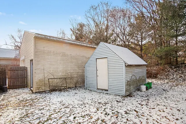 $279,900 | 3547 Carlton Avenue Northeast, Grand Rapids, MI 49525