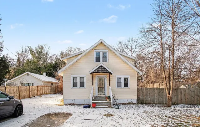 $279,900 | 3547 Carlton Avenue Northeast, Grand Rapids, MI 49525