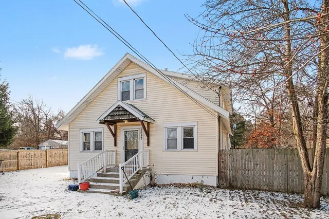 $279,900 | 3547 Carlton Avenue Northeast, Grand Rapids, MI 49525